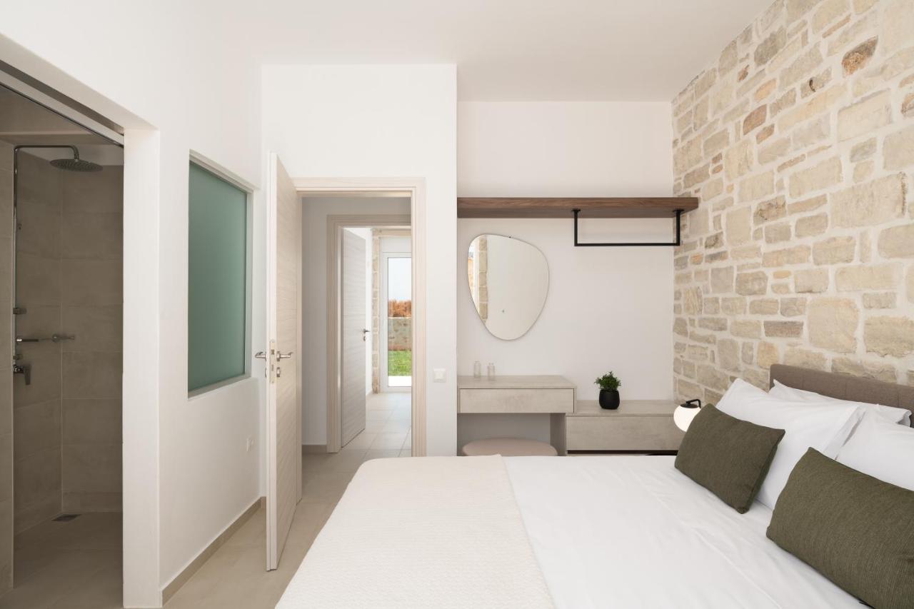 Evaero Villas I, Ii, Iii, IV - An Ever-So Inviting Escape, By Thinkvilla Sfakaki Luaran gambar