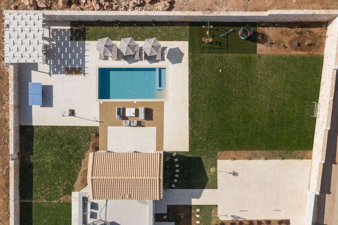 Evaero Villas I, Ii, Iii, IV - An Ever-So Inviting Escape, By Thinkvilla Sfakaki Luaran gambar