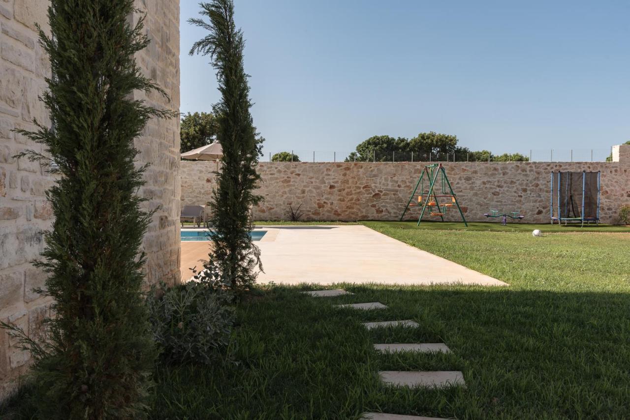 Evaero Villas I, Ii, Iii, IV - An Ever-So Inviting Escape, By Thinkvilla Sfakaki Luaran gambar